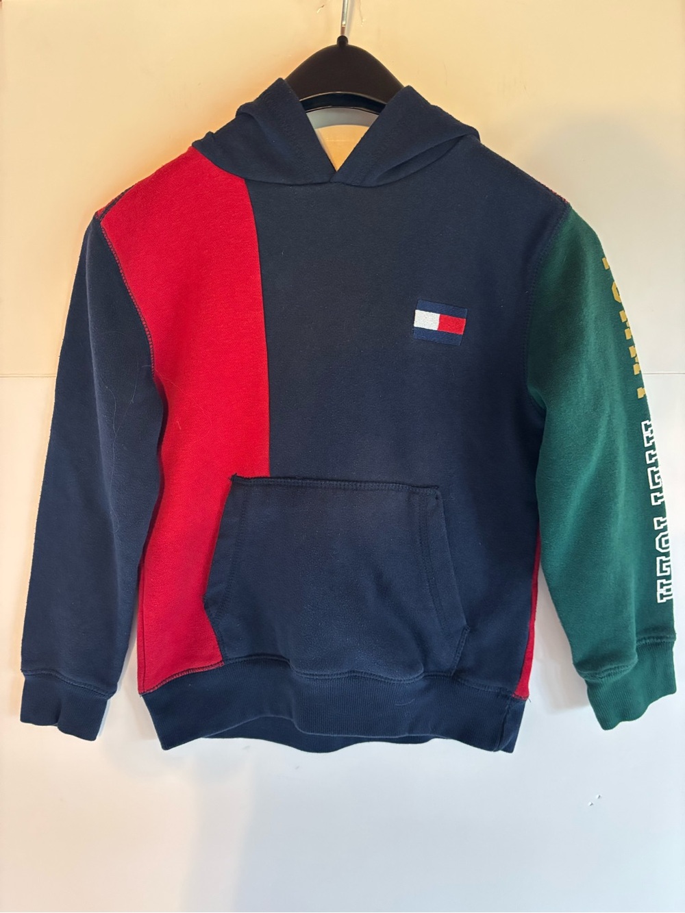Tommy Hilfiger Boys Size 8-10 Colorblock Logo Pullover Hoodie w/ Pockets